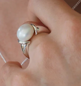 PEARLS: NATURES HIDDEN GEMS.