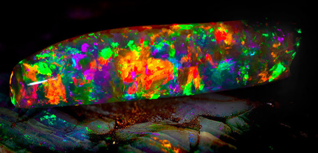 OCTOBER BIRTHSTONE 1: OPAL